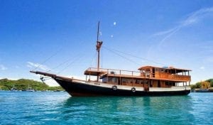 Sewa Kapal Sailing Komodo
